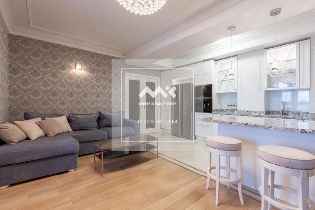 Офицерский пер., 8