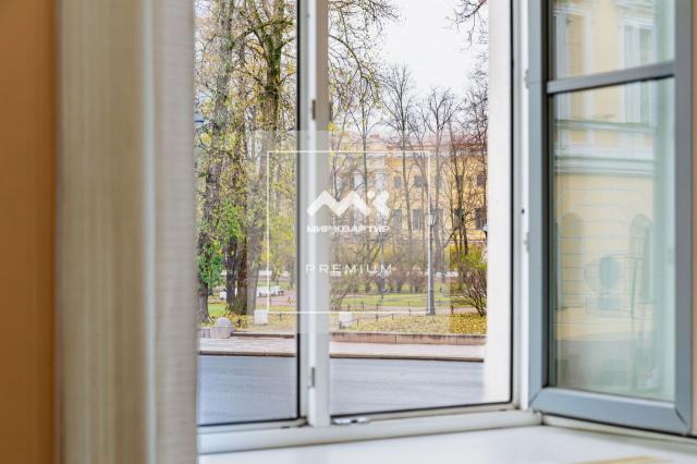 Адмиралтейский проспект, 10