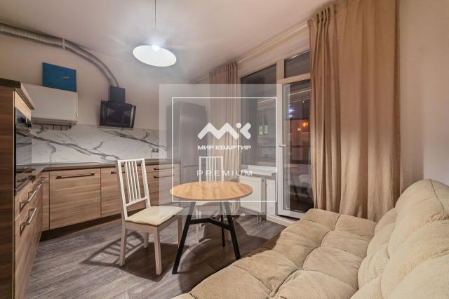 Полтавский проезд, 2