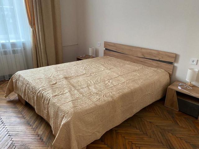 Красных Зорь бульвар, 7