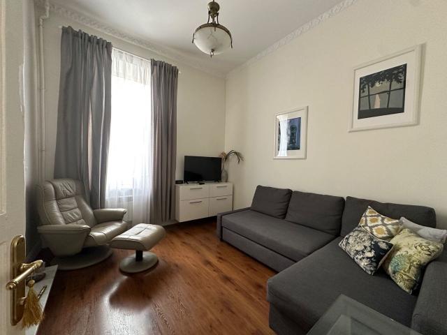 Марата ул., 33