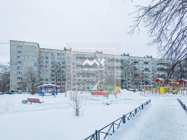 Дыбенко ул., 22