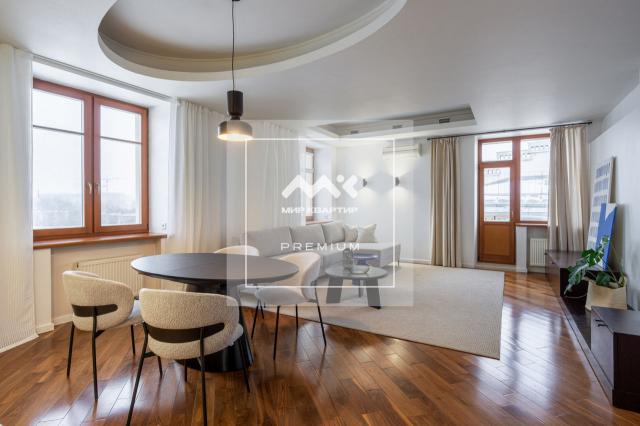 Молдагуловой ул., 7/6