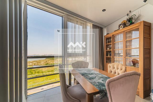 Героев проспект, 18