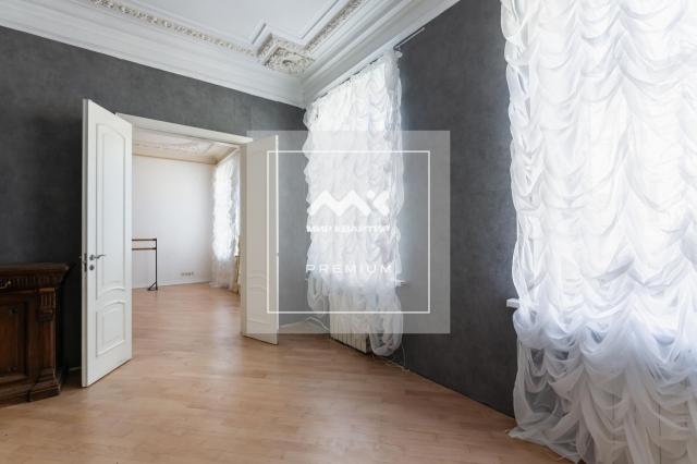 Фурштатская ул., 2/12