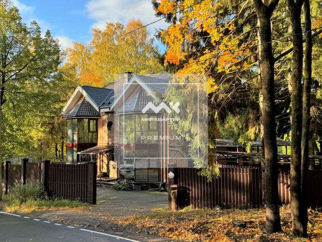 Зеленогорск г., Красных Командиров проспект, 4