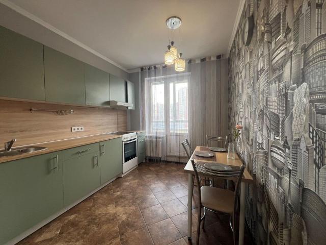 Маршала Казакова ул., 72к1