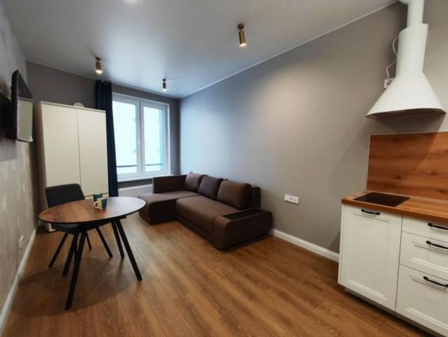 Миклухо-Маклая набережная, 3