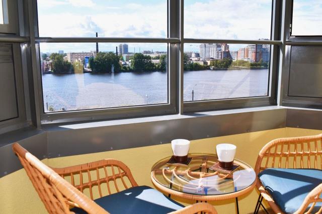 Октябрьская наб., 40