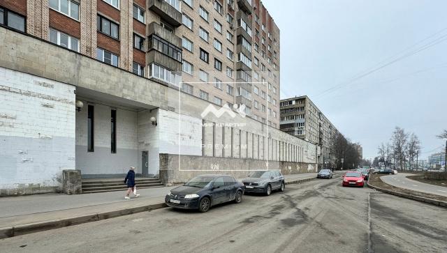 Большевиков проспект, 33