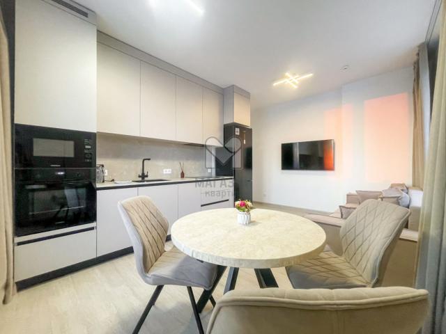 Октябрьская набережная, 40