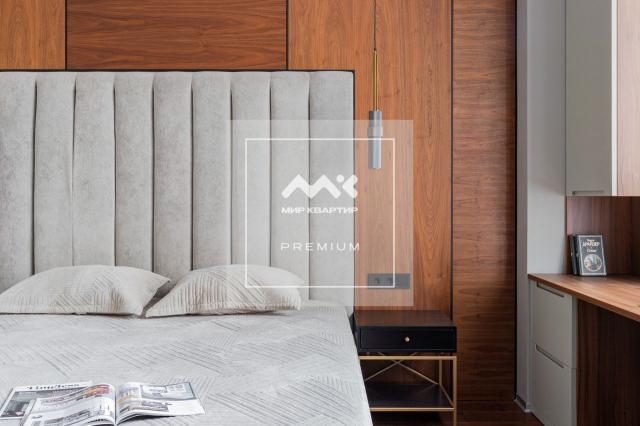 Смольный проспект, 17