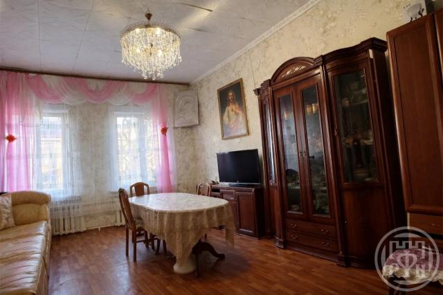 Гатчина г., Чкалова ул., д 42