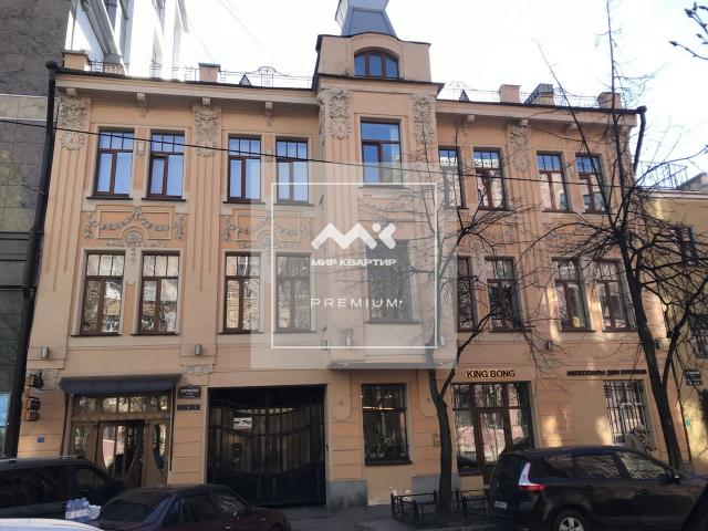 Лахтинская ул., 4