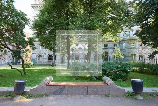 Рентгена ул., 6