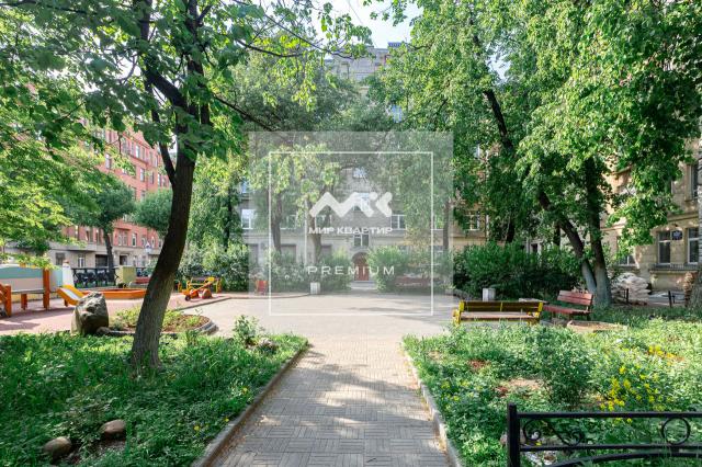Красного Курсанта ул., 7