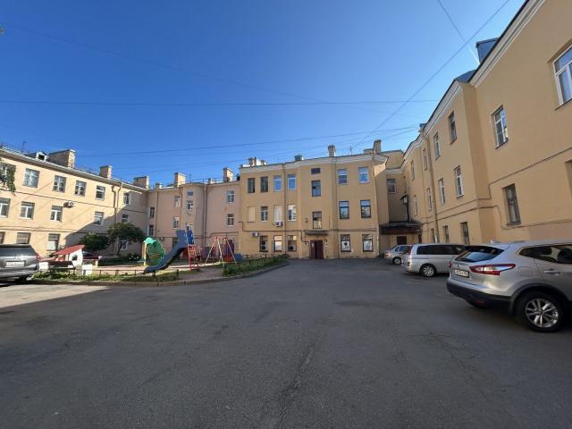Кронштадт г., Ленина просп., д. 12