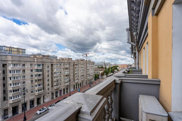 Московский проспект, 82
