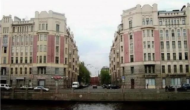 Бородинская улица, 2