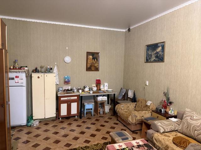 Ломоносов г., Красного Флота ул., д 1