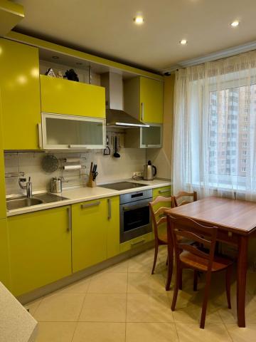 Космонавтов пр., 61к1