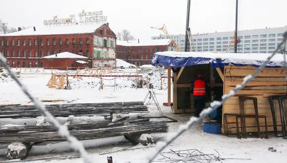 От комбината остался главный производственный корпус - по требованию КГИОП его реконструируют