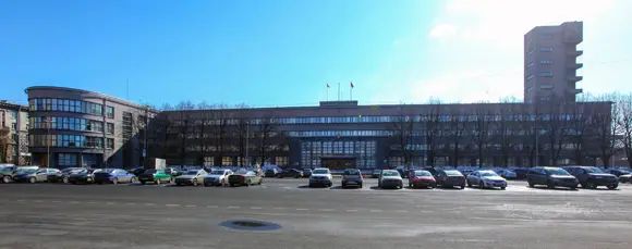 Администрация Кировского района – шедевр конструктивизма