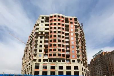 Работы еще предстоит немало, а времени не так уж много – в третьем квартале ЖК планируют сдать