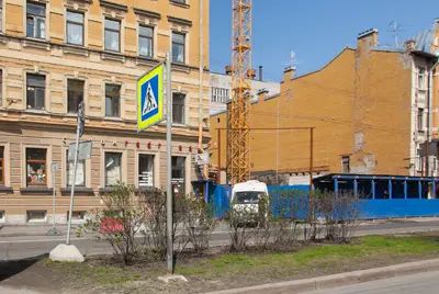 Объект возводится между двумя зданиями 19 века