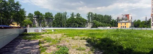 Пока на строительной площадке не происходит ровным счетом ничего