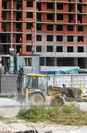 Первым и вторым очередям ЖК придется делиться парковками