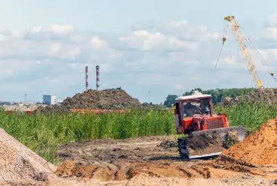 Ведется подготовка к рытью котлована