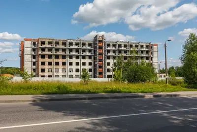 Под жилой дом реконструируется бывший лабораторный комплекс бумажной фабрики