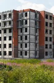 Износившуюся кирпичную кладку пришлось переложить