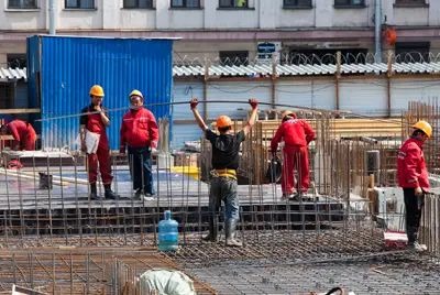 Идет обустройство крытого паркинга