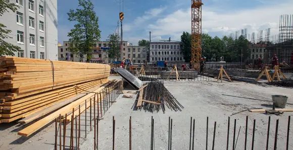 Строительство пока в самом начале