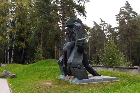 Молох тоталитаризма