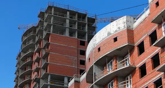 На самой высокой секции предстоит достроить еще 6 этажей