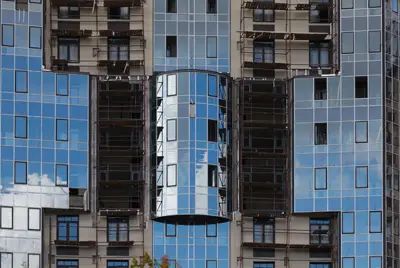 Жилой дом отличает эффектный внешний вид