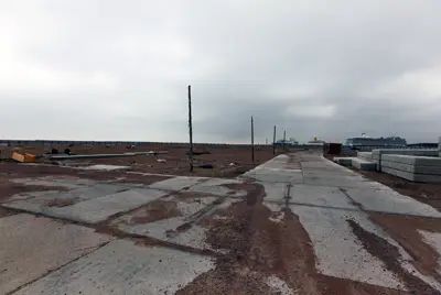 На заднем плане пассажирский порт «Морской фасад» На заднем плане пассажирский порт «Морской фасад»