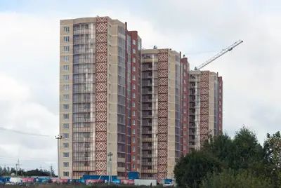 Три корпуса первой очереди выглядят вполне готовыми