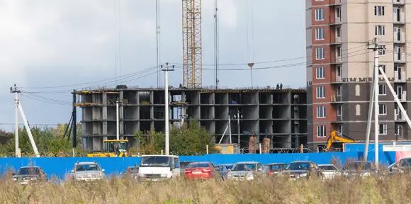 Один из корпусов второй очереди: работы еще много