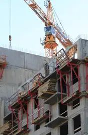 Монолитные работы идут на уровне 13-го этажа