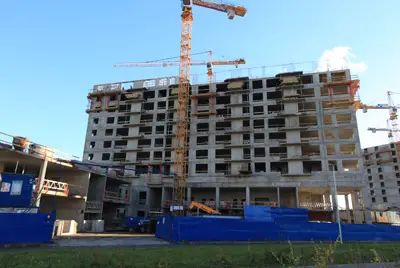 Первые два этажа отданы под коммерческие помещения