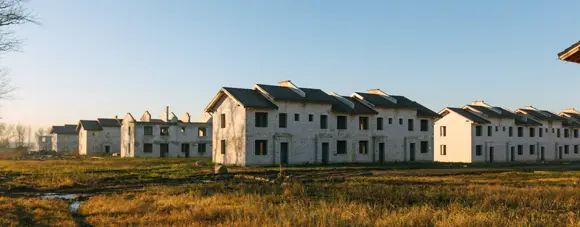 Компания Constanta Development Group продала часть территории поселка «Традиция» компании «Навис», девелоперу проекта «Щегловская усадьба»