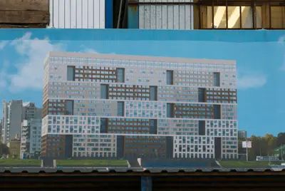 Архитектурный облик «Дома-Мелалита на Неве» многие критики считают довольно спорным