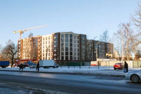 Строительство продолжается – новый кирпично-монолитный дом