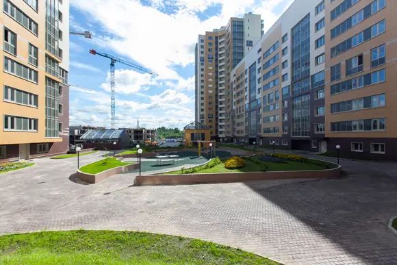 Израильский застройщик не экономит место для внутренних дворов   