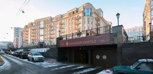 Въезд в подземную парковку на более чем 1700 автомобилей