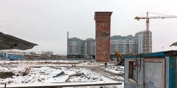 На заднем плане ЖК «Платинум»